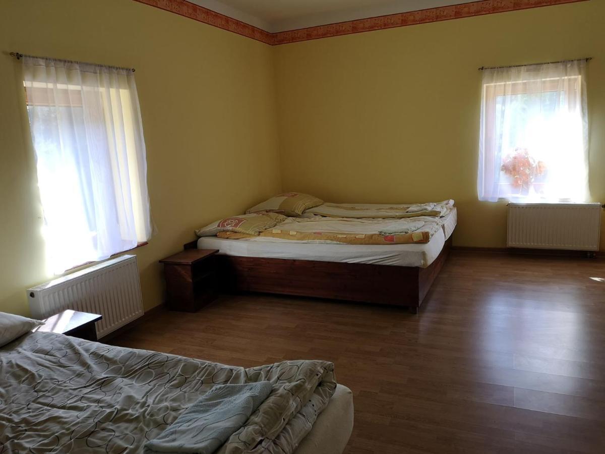 Zamek Ostrowski Villa Chojnik Kültér fotó